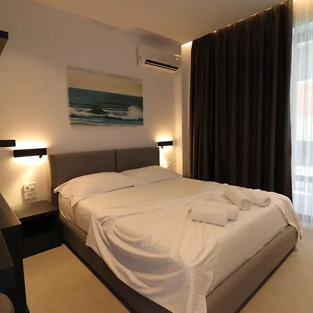 Adele Hotel 4*