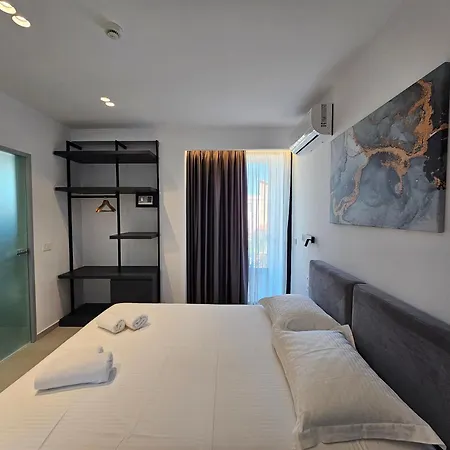 Adele Εξαμίλιο