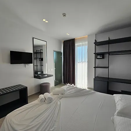 فندق Adele 4*