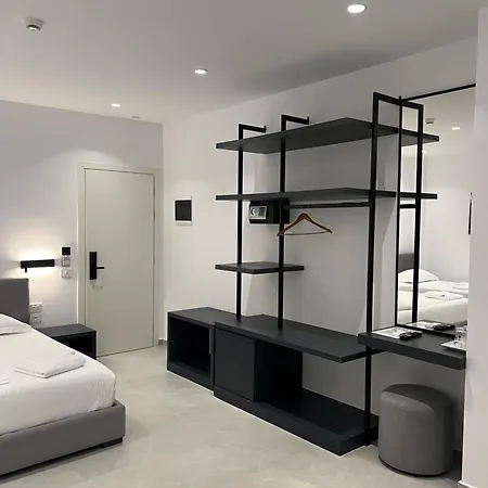 Adele Ξενοδοχείο Εξαμίλιο