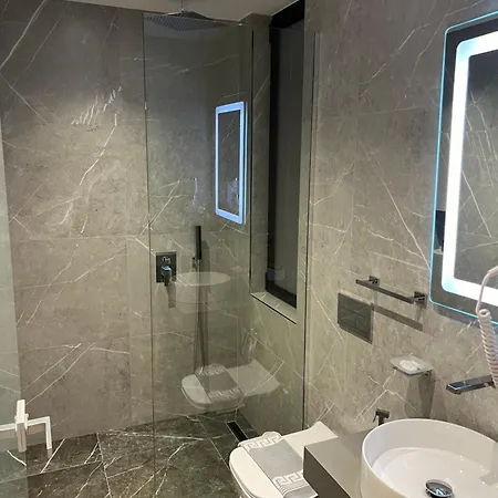 Ξενοδοχείο Adele 4*