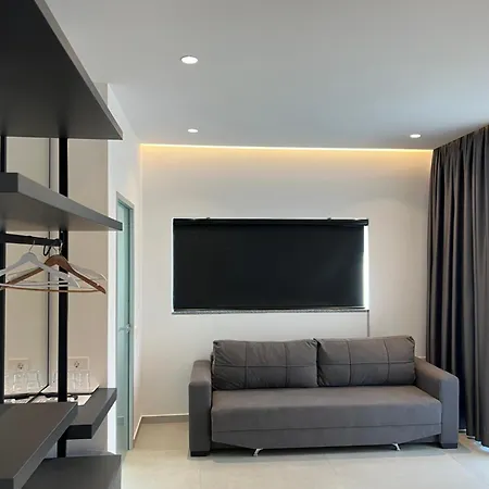 Adele 4* Εξαμίλιο